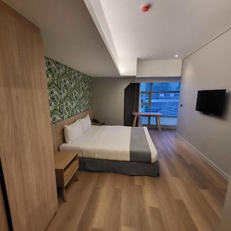 Infinity Tower Suites Makati City Buitenkant foto