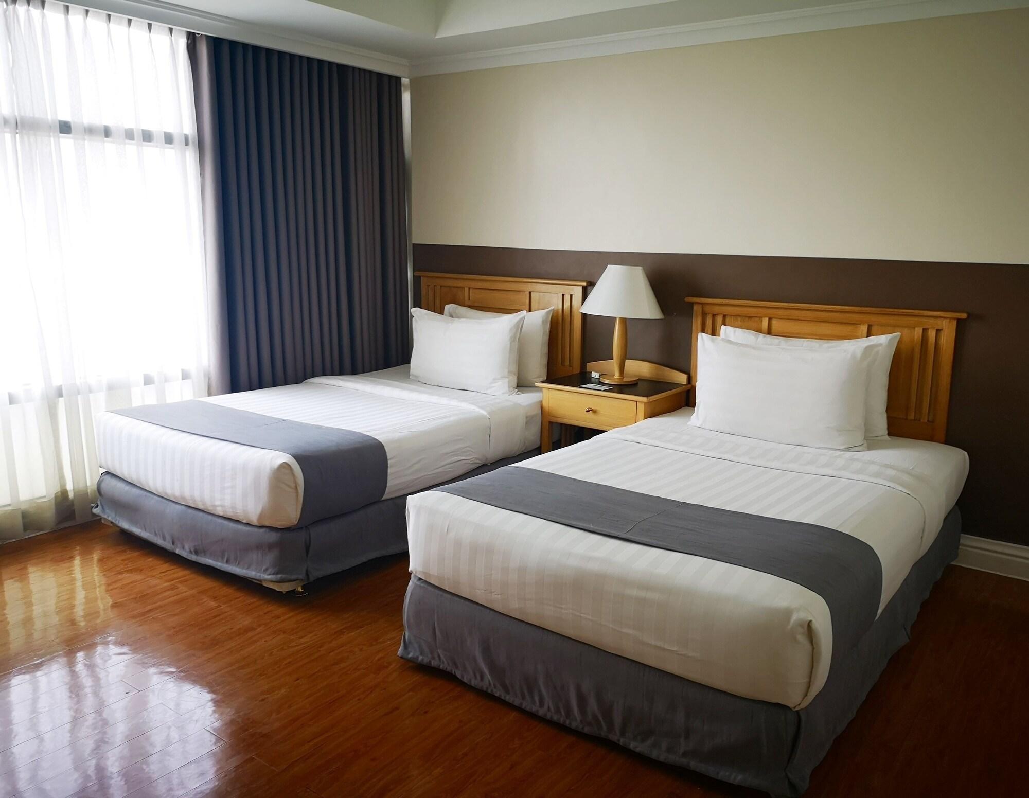 Infinity Tower Suites Makati City Buitenkant foto
