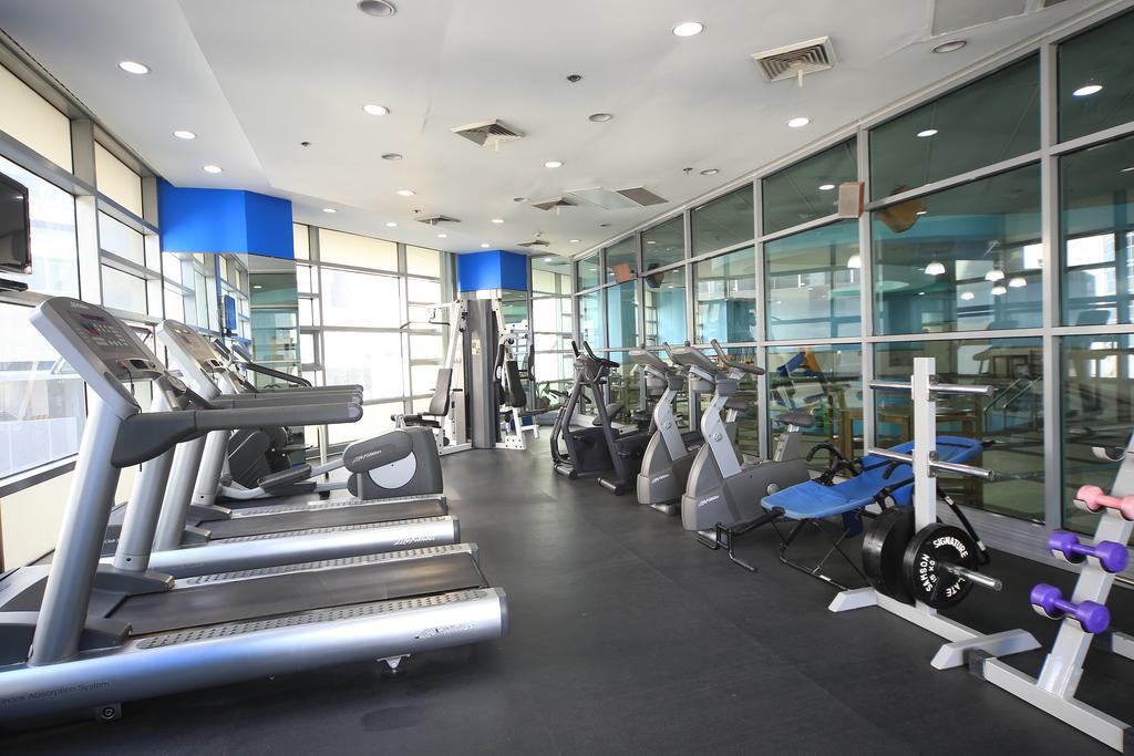 Infinity Tower Suites Makati City Buitenkant foto