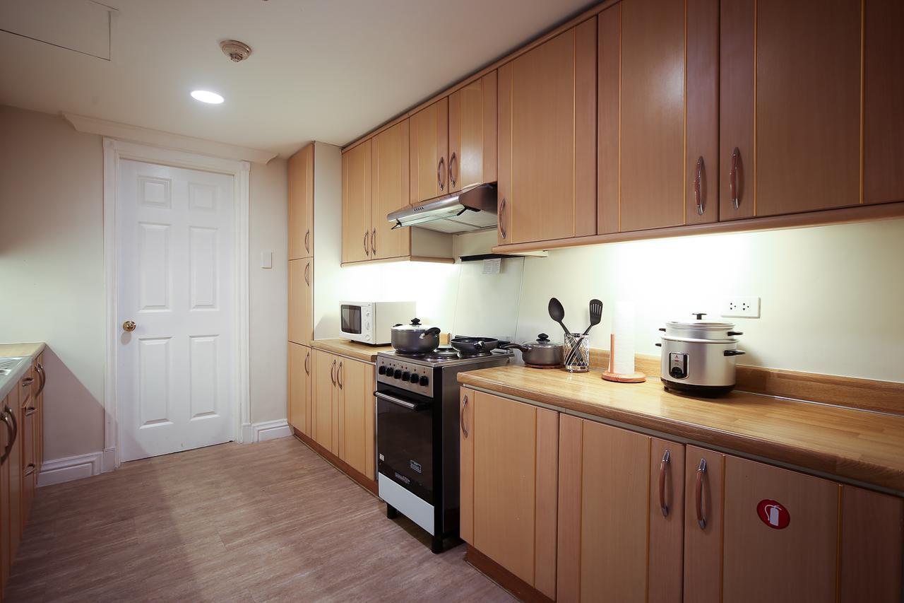 Infinity Tower Suites Makati City Buitenkant foto