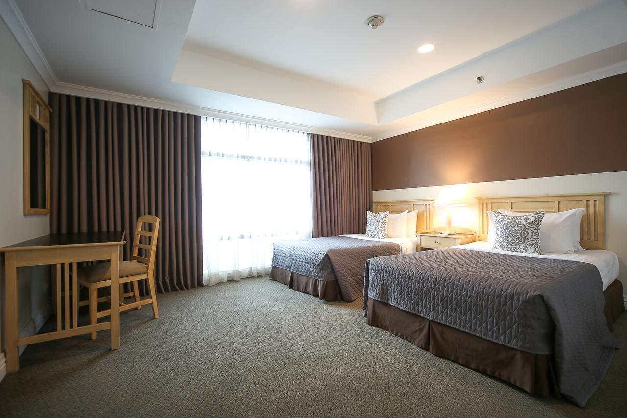 Infinity Tower Suites Makati City Buitenkant foto