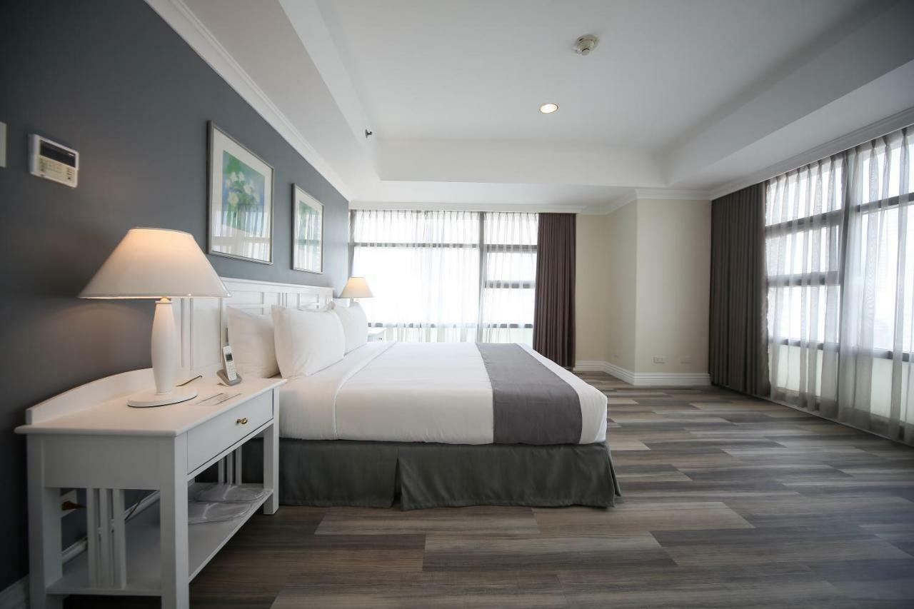 Infinity Tower Suites Makati City Buitenkant foto
