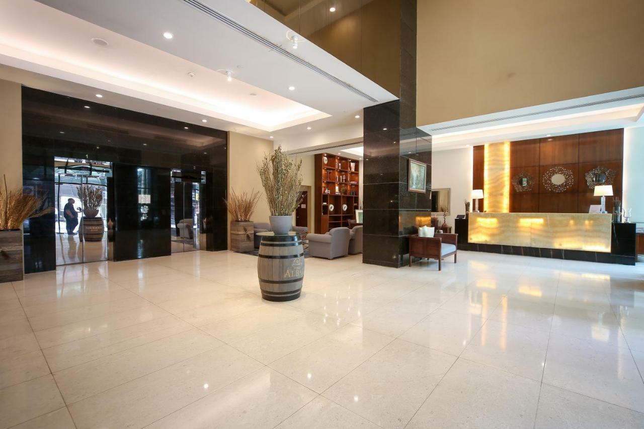 Infinity Tower Suites Makati City Buitenkant foto