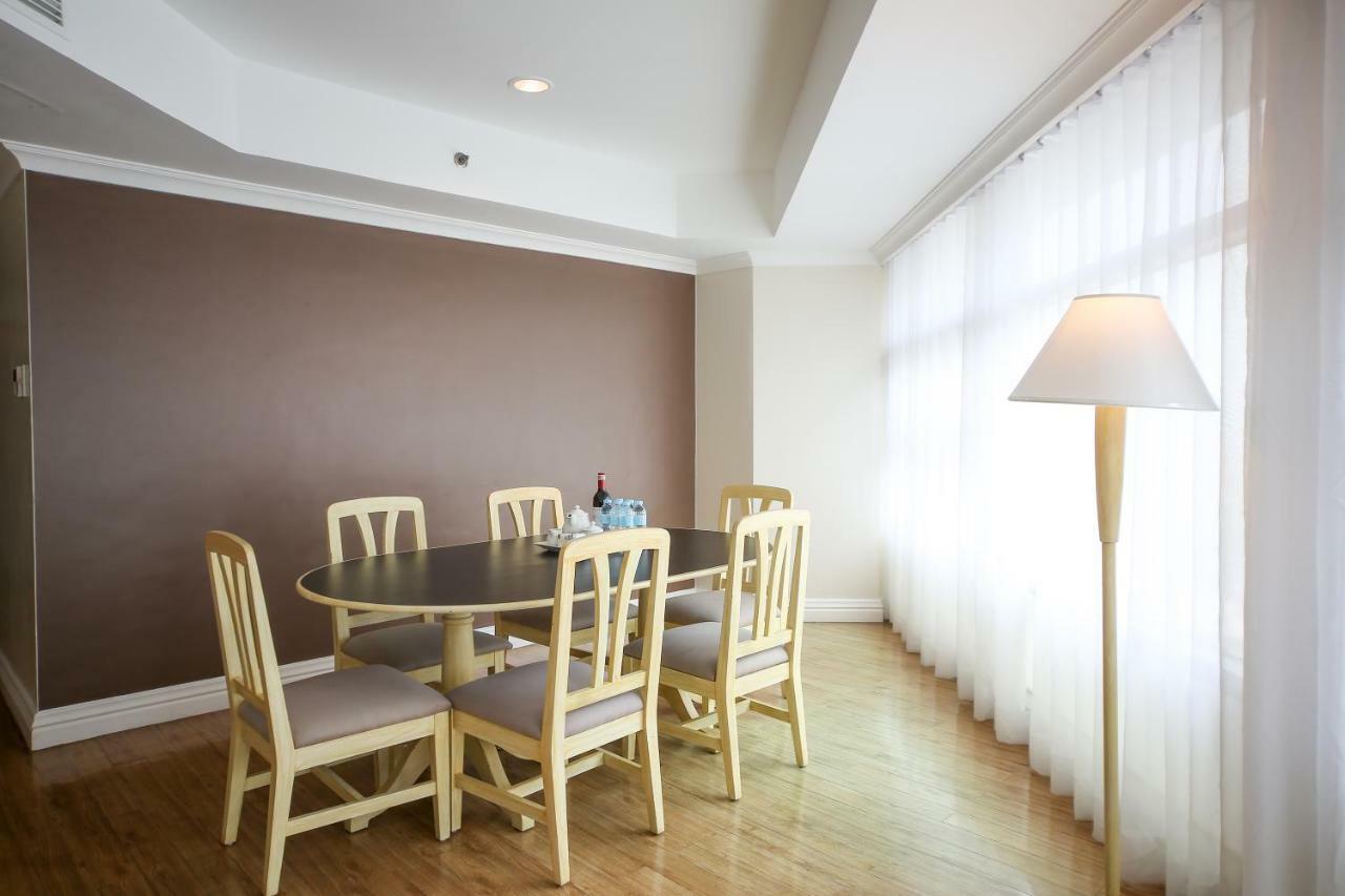 Infinity Tower Suites Makati City Buitenkant foto