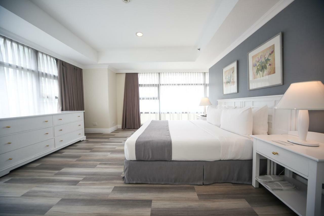Infinity Tower Suites Makati City Buitenkant foto
